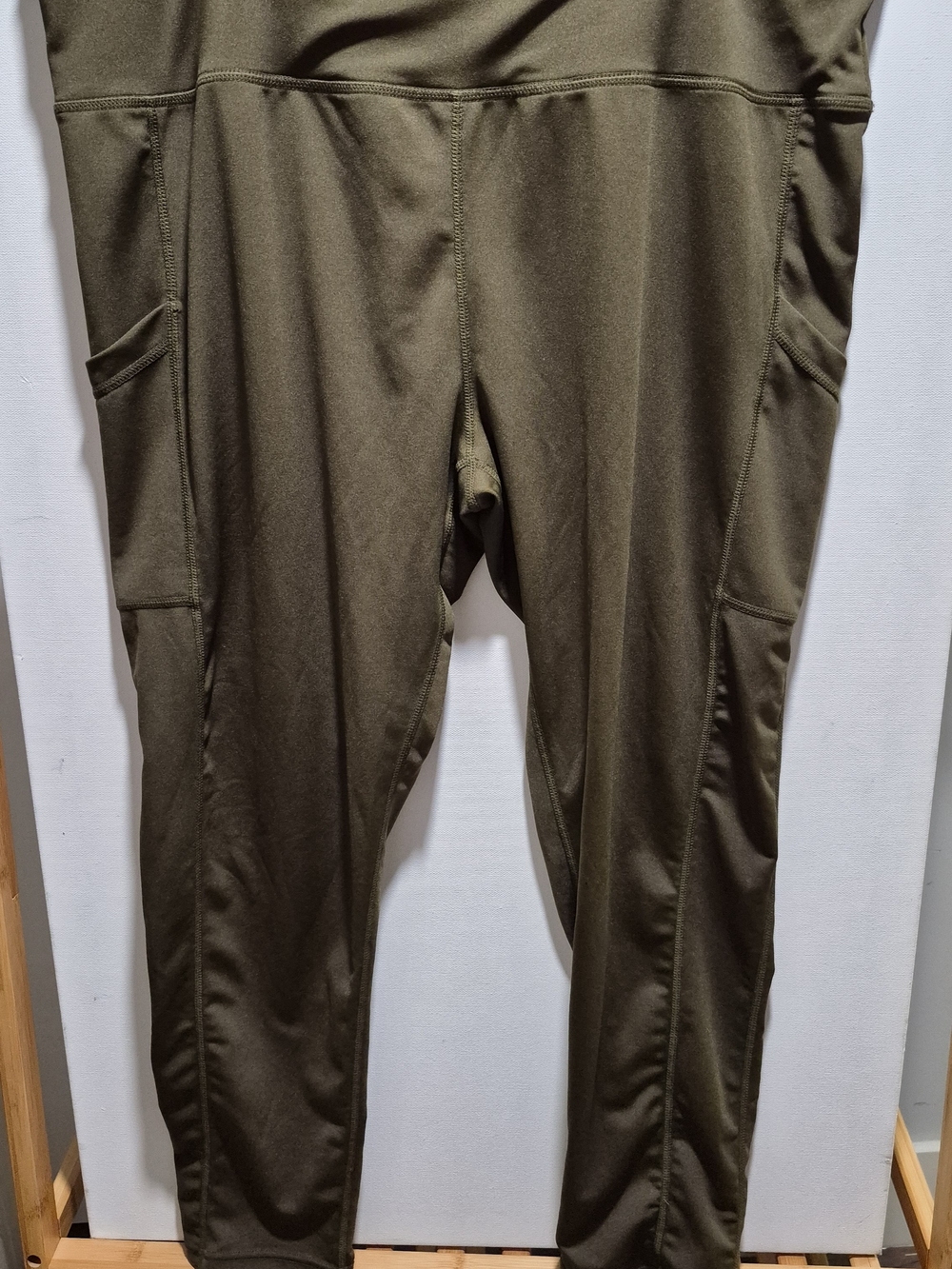 Lit 26 Women's Olive Performance Leggings with Side Pockets